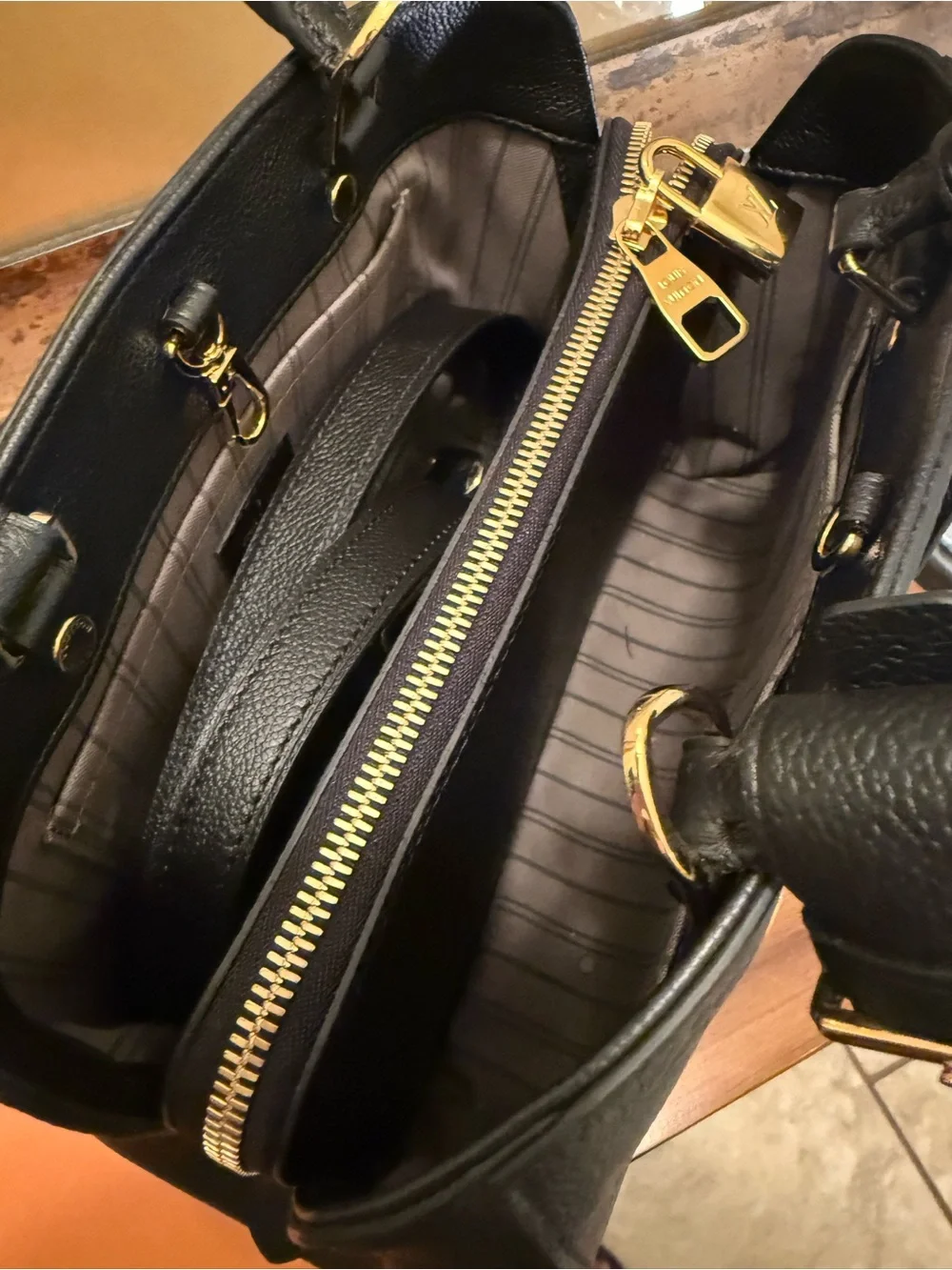 Louis Vuitton Montaigne BB - Picture 5 of 16
